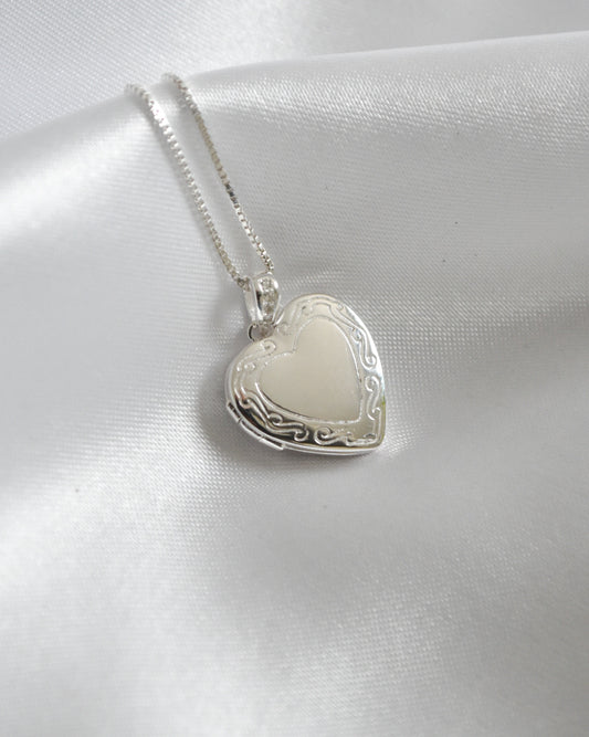 Relicario de Plata 925 “Luz Eterna” Corazón con Circones