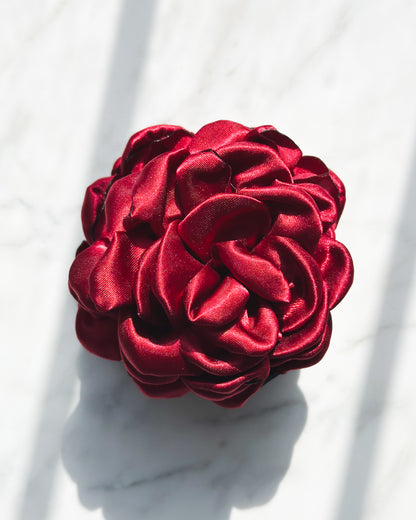 Traba con flor de tela | Colores rojo y negro