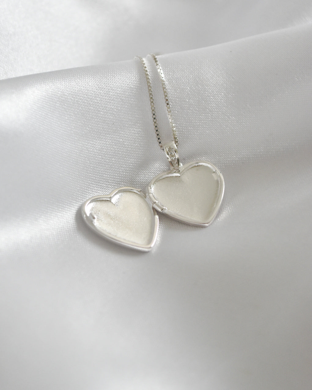 Relicario de Plata 925 “Luz Eterna” Corazón con Circones