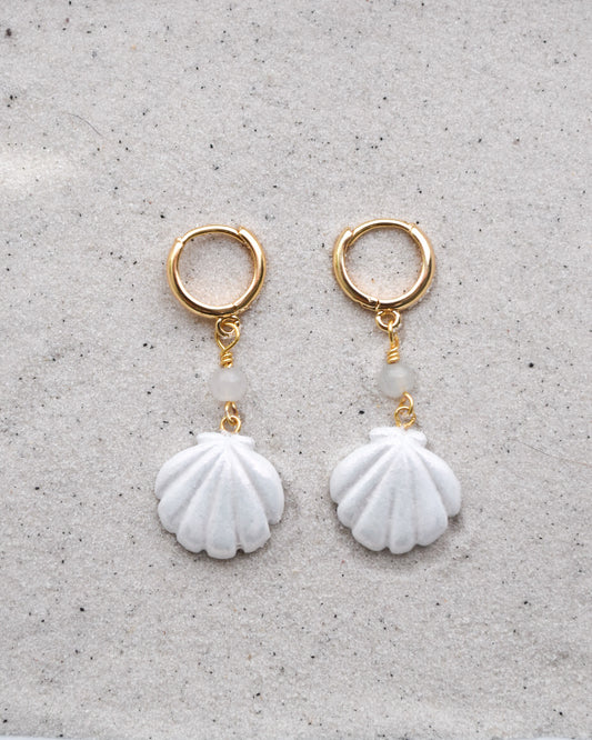 Aros Huggies Conchita Blanca Hecha a Mano