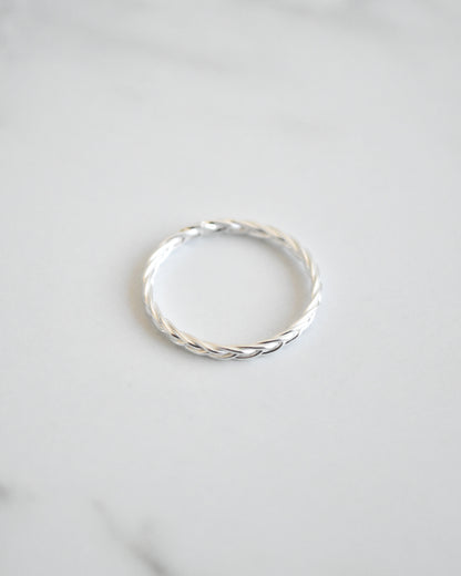 Anillo Plata 925 Tailandesa con Diseño Trenzado