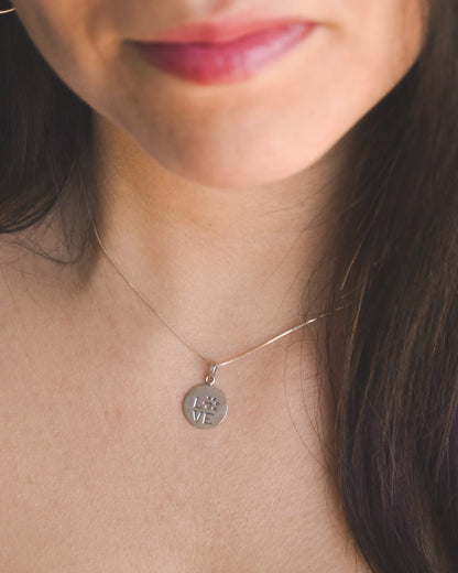 Collar Love con Patita Plata 925