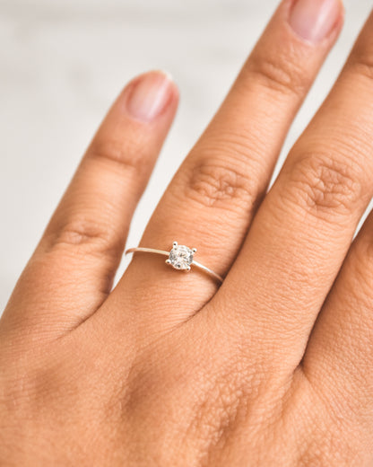 Anillo Solitario Brillante – Plata 925 tailandesa