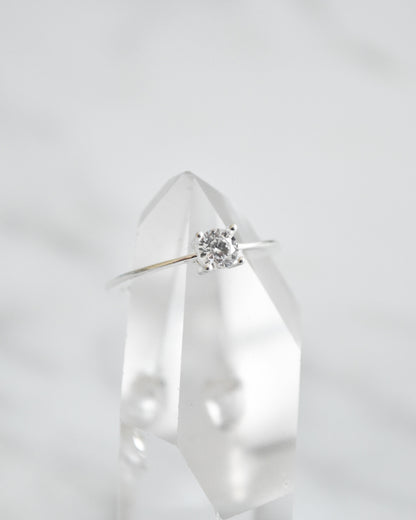 Anillo Solitario Brillante – Plata 925 tailandesa