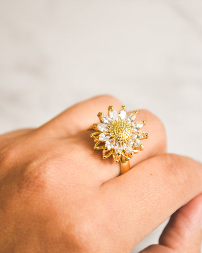 Anillo Antiestrés Girasol con Circones | Ajustable y Bañado en Oro