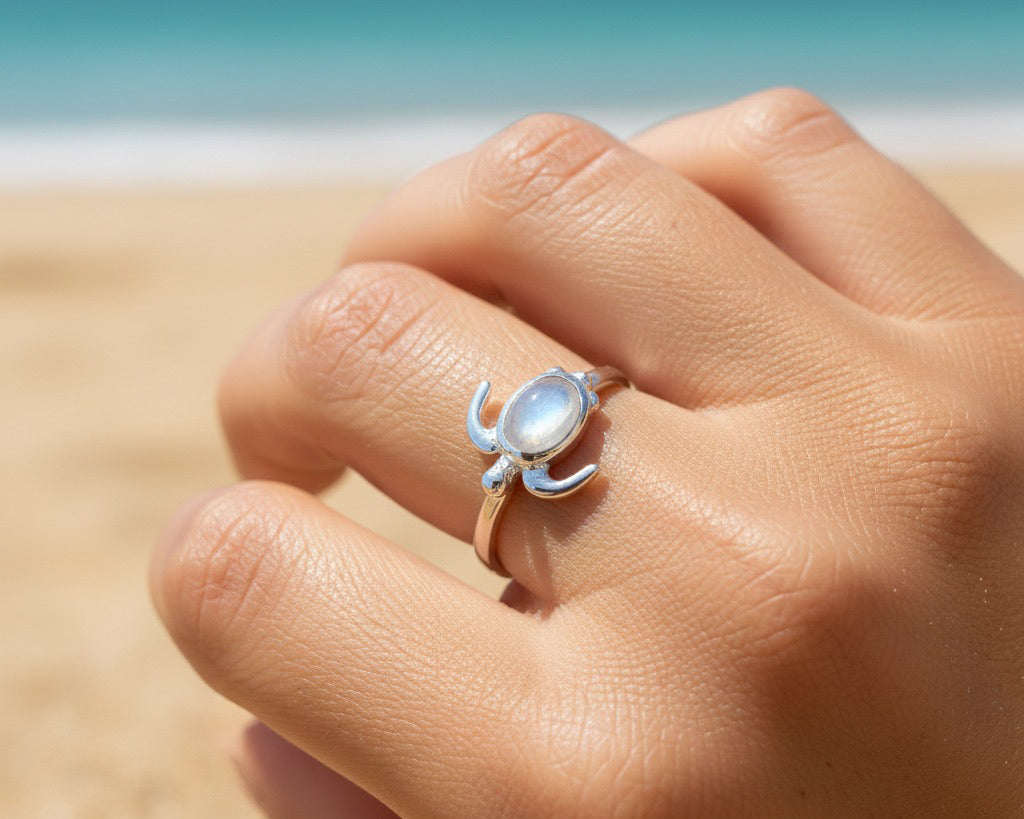 Anillo Tortuga con Piedra Luna Incrustada en Plata 925 Tailandesa