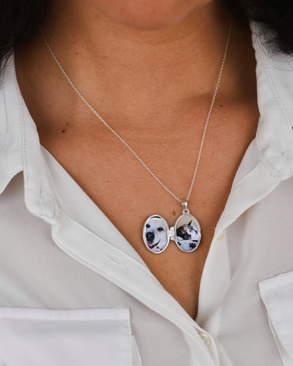 Relicario Ovalado en Plata 925 con Tres Circones