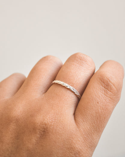 Anillo Plata 925 Tailandesa con Diseño Trenzado