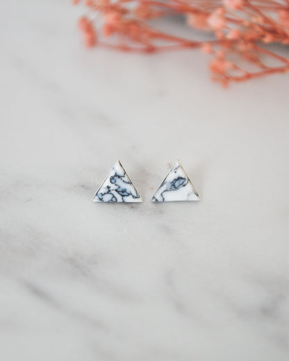 Aros Triángulo de Howlita y Plata 925