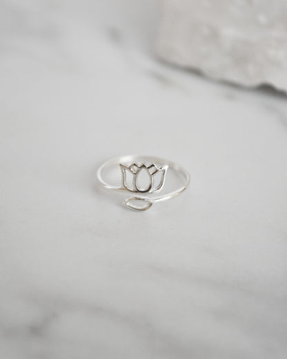 Anillo Flor de Loto en Plata 925
