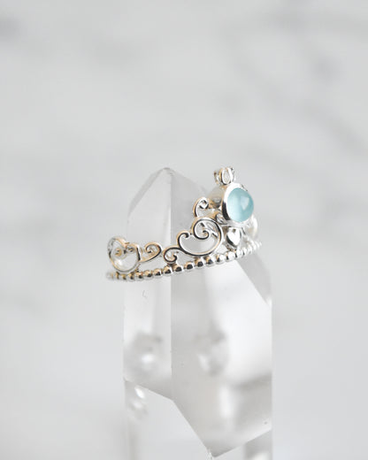 Anillo Plata 925 Tailandesa con Diseño de Corona y Calcedonia Natural