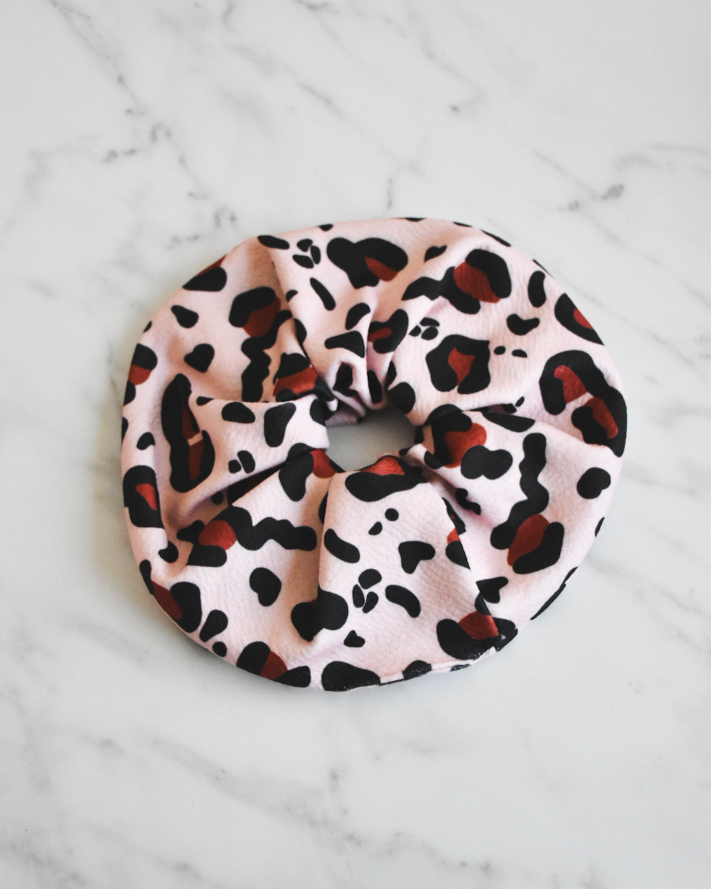 Scrunchie Animal Print Leopardo Rosado – Hecho a mano