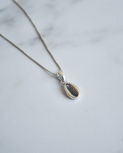 Collar con Conchita Oliva de Plata 925