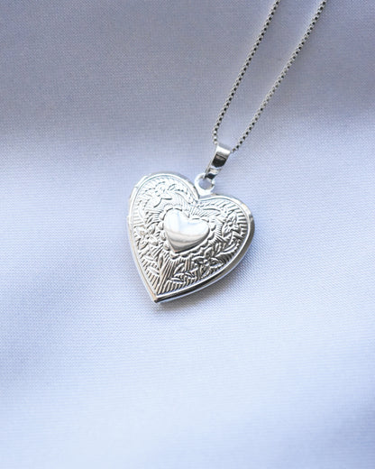 Relicario Corazón Eterno Baño en Plata