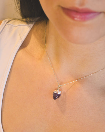 Collar de plata 925 con colgante de amatista en bruto