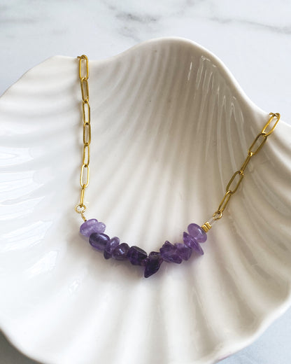 Collar de Amatista con Cadena Bañada en Oro – Protección y Energía Positiva