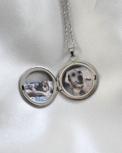 Pack Recuerdo: Collar Relicario + Llavero Personalizado