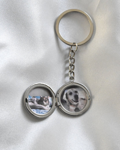 Pack Recuerdo: Collar Relicario + Llavero Personalizado